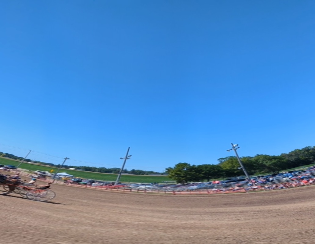 PXL_20220903_191750720.PANO